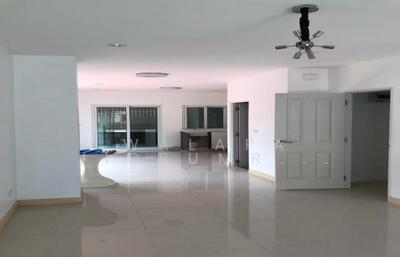 ขาย - ทาวน์เฮาท์ 3-ห้องนอน, กรุงเทพ