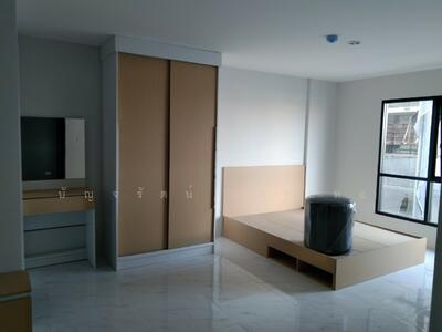 ขาย - The Triple Line Condominium : เดอะ ทริปเปิ้ล ไลน์ คอนโดมิเนียม, นนทบุรี