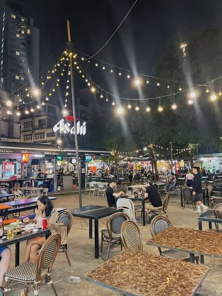 Sky Walk Residences, Bangkok, 1599 Sukhumvit Road, Phra Kanong Nua, Watthana, Bangkok, 2 Bedrooms, 60 sqm, Condo For Rent, by Joy Ooi, 60186013 - DDproperty.com