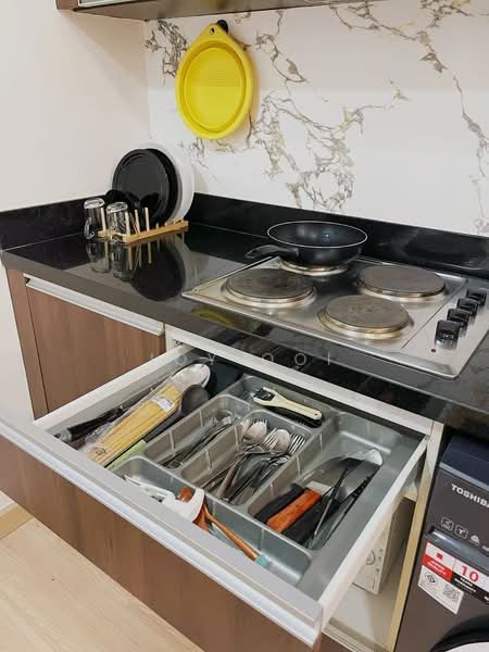 Sky Walk Residences, Bangkok, 1599 Sukhumvit Road, Phra Kanong Nua, Watthana, Bangkok, 2 Bedrooms, 60 sqm, Condo For Rent, by Joy Ooi, 60186013 - DDproperty.com