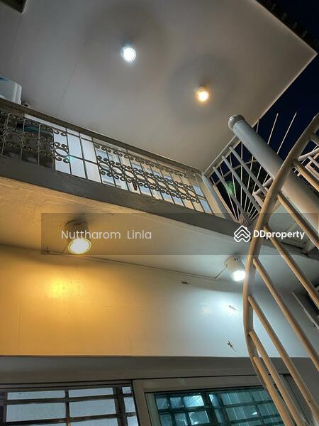ขาย - 4-Br Townhouse near BTS Phra Khanong, กรุงเทพ