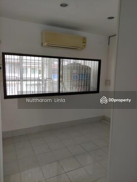 ขาย - 4-Br Townhouse near BTS Phra Khanong, กรุงเทพ