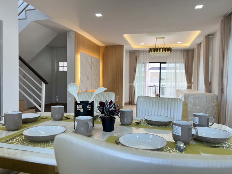 โครงการบ้านสมถวิล 2, Chon Buri (Pattaya), Ta Khian Tia, Bang Lamung (Pattaya), Chon Buri (Pattaya), 3 Bedrooms, 145 sqm, Semi-Detached House (Twin House) For Sale, by ปาริชาติ สันติวรวุฒิ, 60186146 - DDproperty.com