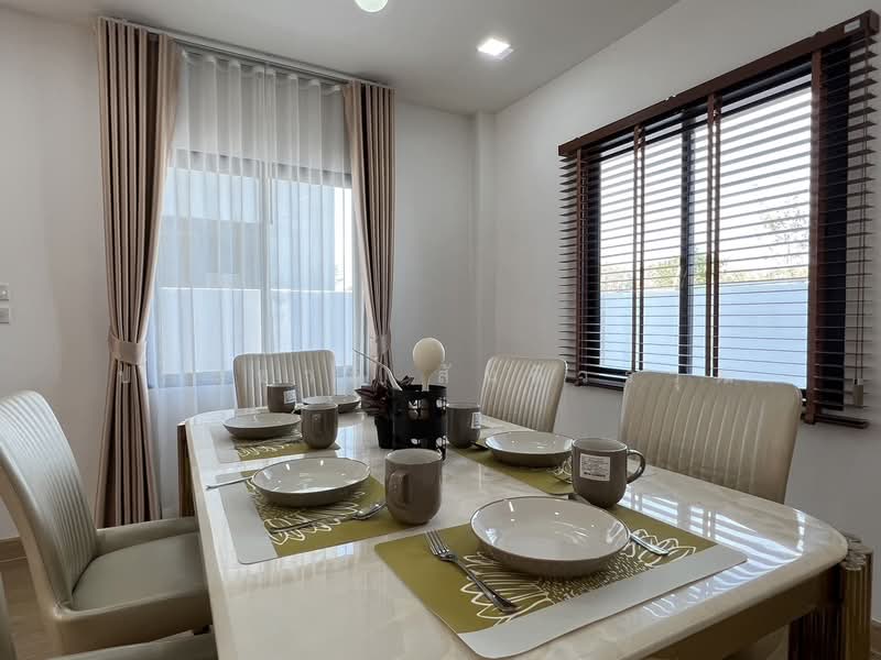 โครงการบ้านสมถวิล 2, Chon Buri (Pattaya), Ta Khian Tia, Bang Lamung (Pattaya), Chon Buri (Pattaya), 3 Bedrooms, 145 sqm, Semi-Detached House (Twin House) For Sale, by ปาริชาติ สันติวรวุฒิ, 60186146 - DDproperty.com