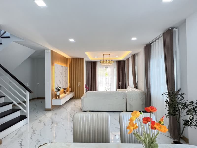 โครงการบ้านสมถวิล 2, Chon Buri (Pattaya), Ta Khian Tia, Bang Lamung (Pattaya), Chon Buri (Pattaya), 3 Bedrooms, 145 sqm, Semi-Detached House (Twin House) For Sale, by ปาริชาติ สันติวรวุฒิ, 60186146 - DDproperty.com