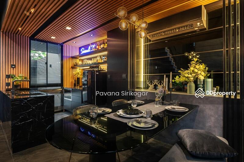 ขาย - 3-Br House near MRT Ratchadaphisek, กรุงเทพ