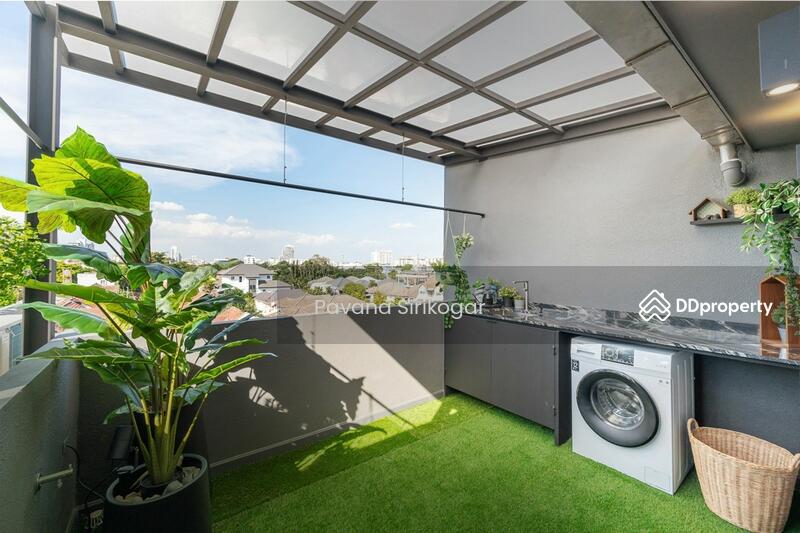 ขาย - 3-Br House near MRT Ratchadaphisek, กรุงเทพ
