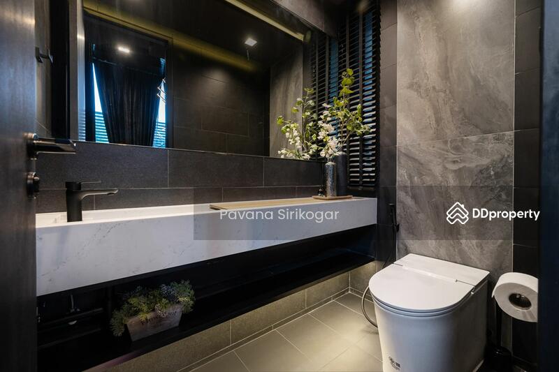 ขาย - 3-Br House near MRT Ratchadaphisek, กรุงเทพ