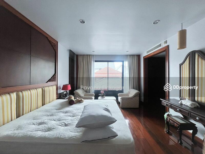 ขาย - 6-Br House near BTS Ekkamai, กรุงเทพ