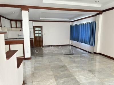 ขาย - ทาวน์เฮาท์ 3-ห้องนอน, กรุงเทพ