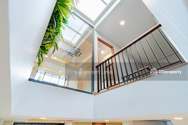 For Sale - 3-Br House near BTS Ekkamai (1020131), Bangkok