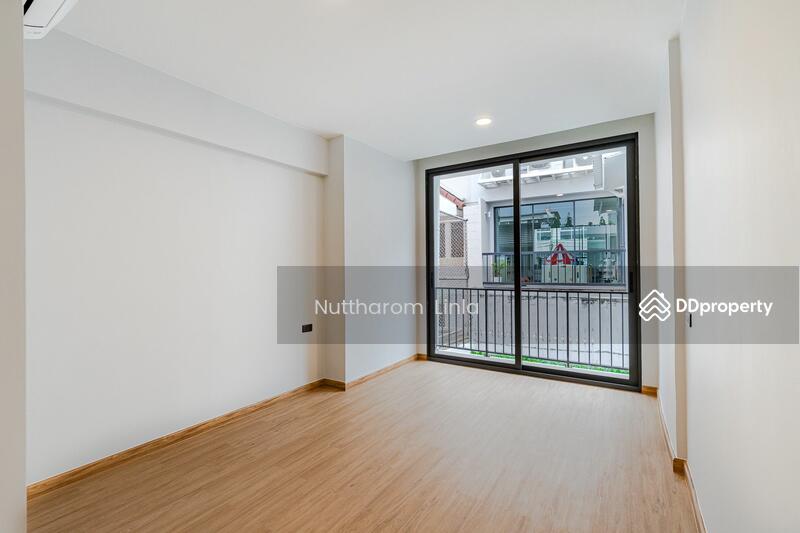 For Sale - 3-Br House near BTS Ekkamai (1020131), Bangkok