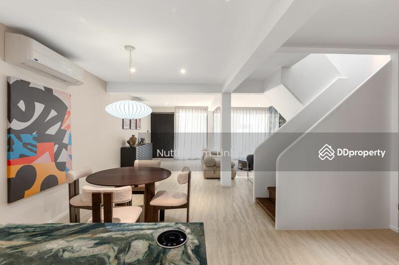 ขาย - 3-Br House near BTS Surasak (2069559), กรุงเทพ