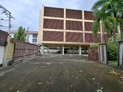 ขาย - อาคารสำนักงาน พร้อมบ้านพักอาศัยและสระว่ายน้ำ สุขุมวิท101 ปุณณวิถี, กรุงเทพ