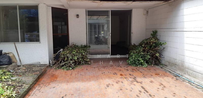 SALE Townhouse 3.5 Story, near BTS Nana & NIST International School, Bangkok, Khlongtoei Nua, Watthana, Bangkok, 5 Bedrooms, 350 sqm, Townhouse For Sale, by Suchart Roachthavilit, 60189282 - DDproperty.com