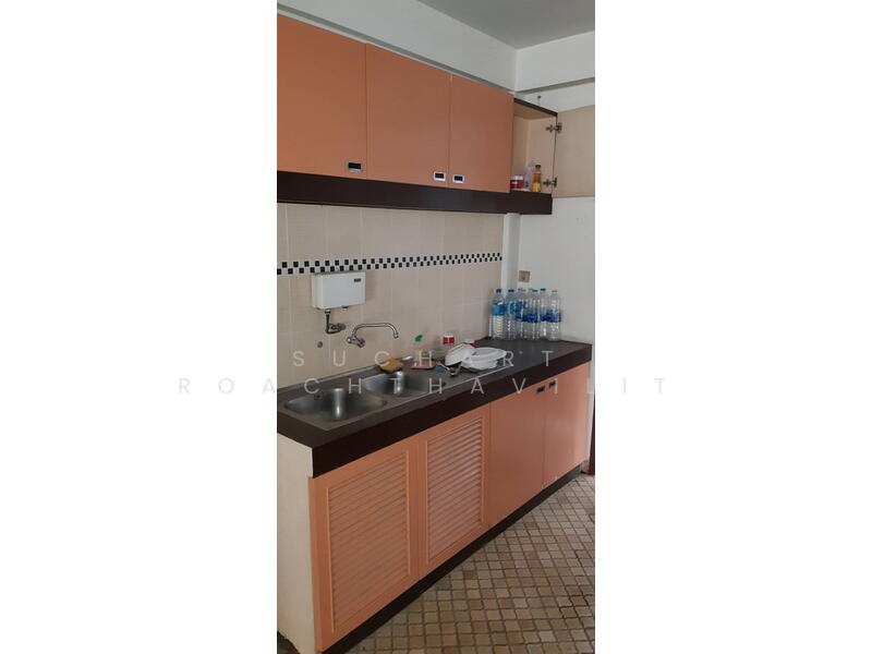 SALE Townhouse 3.5 Story, near BTS Nana & NIST International School, Bangkok, Khlongtoei Nua, Watthana, Bangkok, 5 Bedrooms, 350 sqm, Townhouse For Sale, by Suchart Roachthavilit, 60189282 - DDproperty.com