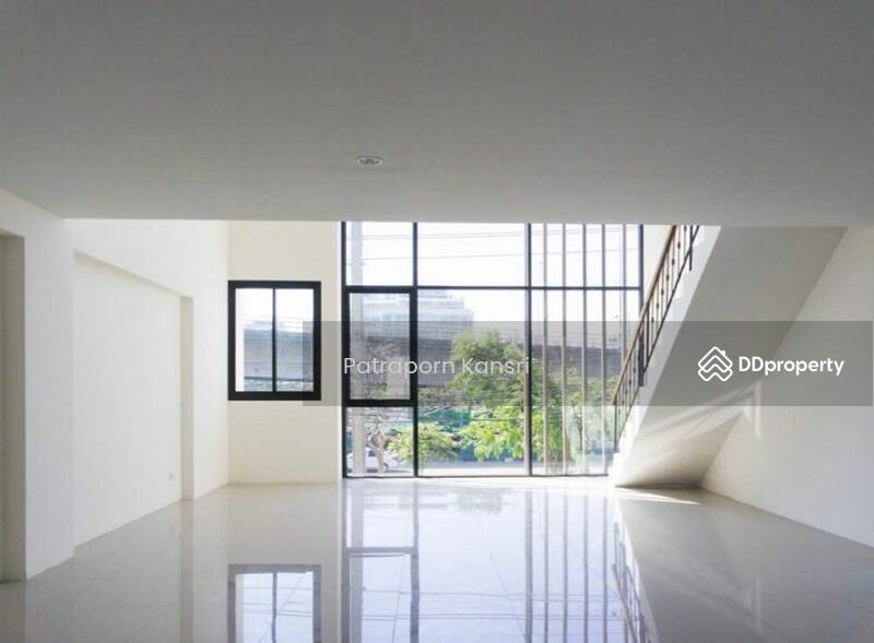 ให้เช่า - 3-Br Townhouse in Bang Phong Phang (1851318), กรุงเทพ