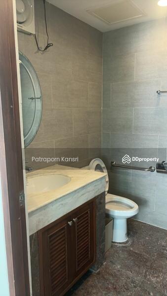 ขาย - 4-Br Townhouse near BTS Sala Daeng (1284140), กรุงเทพ
