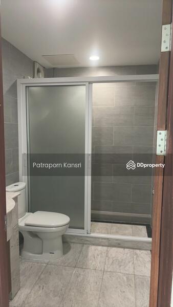 ขาย - 4-Br Townhouse near BTS Sala Daeng (1284140), กรุงเทพ