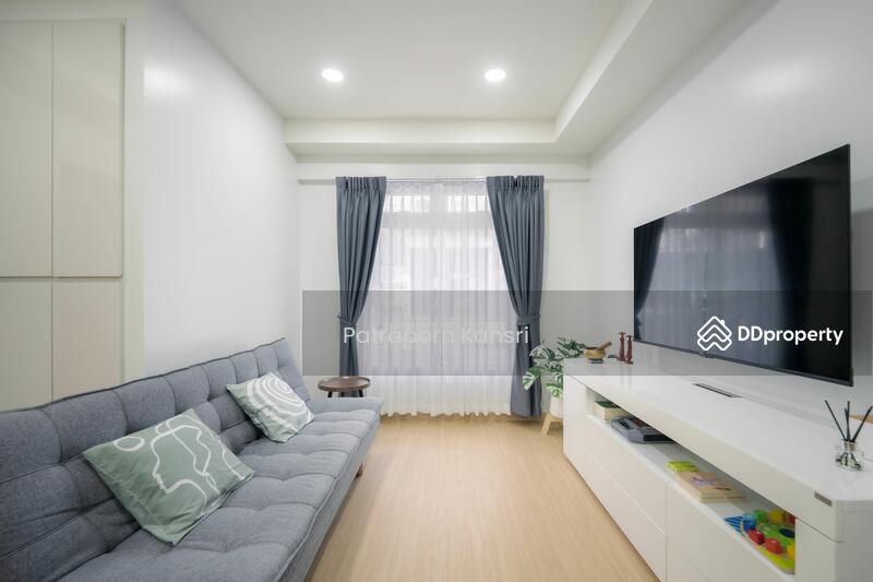 ขาย - 4-Br Townhouse near BTS Saint Louis (1585602), กรุงเทพ