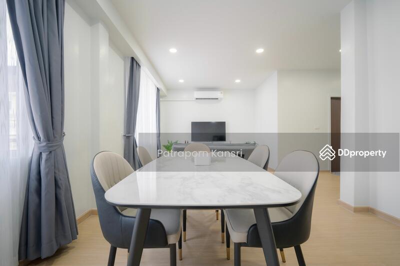 ขาย - 4-Br Townhouse near BTS Saint Louis (1585602), กรุงเทพ