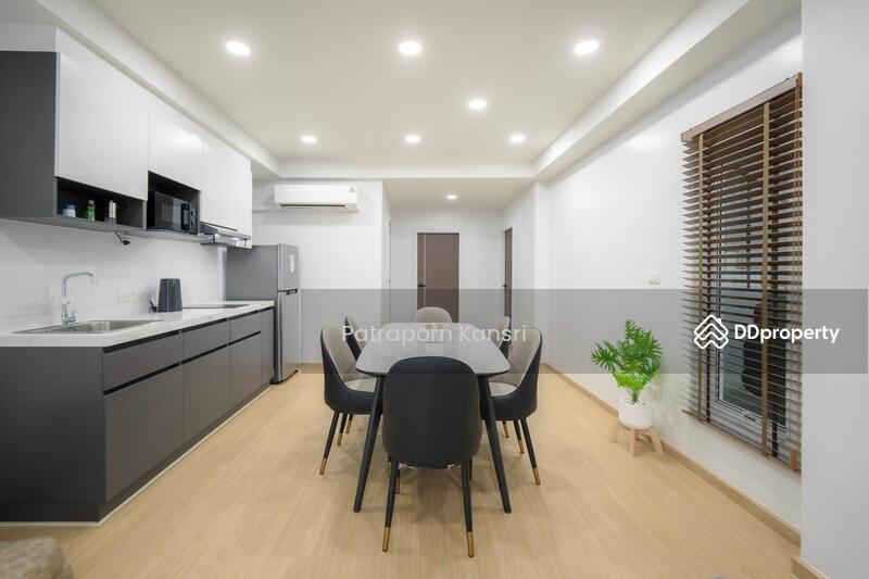 ขาย - 4-Br Townhouse near BTS Saint Louis (1585602), กรุงเทพ