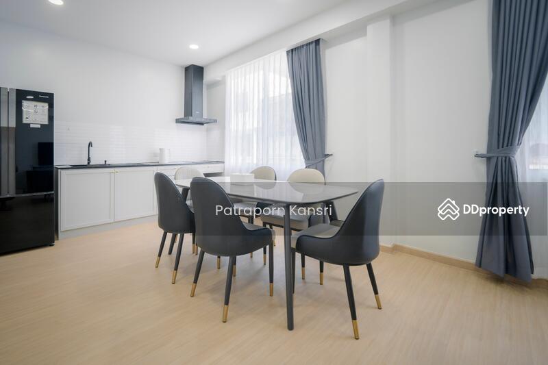 ขาย - 4-Br Townhouse near BTS Saint Louis (1585602), กรุงเทพ