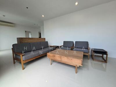 For Rent - Villa Asoke, Bangkok