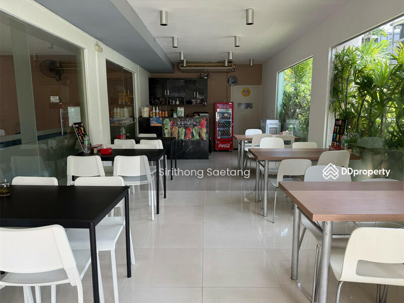 ขาย - เซ้งร้านอาหาร ทำเลทองใจกลางเมืองปากซอยอ่อนนุช 19 พื้นที่ 65 ตรม. ส่วนครัวแยก อุปกรณ์ครบ มีที่จอดรถ, กรุงเทพ