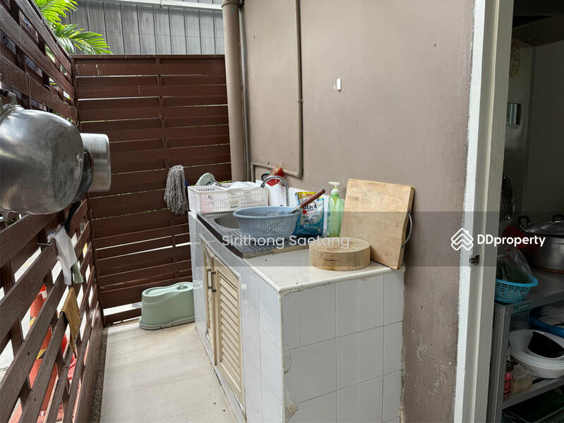 ขาย - เซ้งร้านอาหาร ทำเลทองใจกลางเมืองปากซอยอ่อนนุช 19 พื้นที่ 65 ตรม. ส่วนครัวแยก อุปกรณ์ครบ มีที่จอดรถ, กรุงเทพ