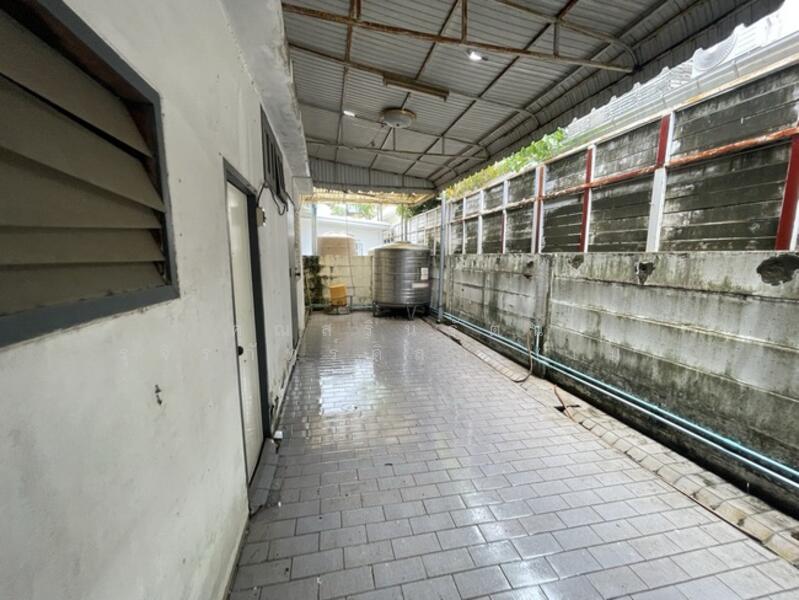 บ้านศรีนครินทร์ หมู่บ้านเอกไพลิน ศรีด่าน 6 บางนา ถ.ศรีนครินทร์ ซ.ศรีด่าน6 ต.บางแก้ว, Samut Prakan, ศรีนครินทร์, Bang Kaeo, Bang Plee, Samut Prakan, 4 Bedrooms, 198 sqm, Single Detached House For Sale, by คุณสรินรัตน์ รุจิรภัทร์ดิลก (เม), 60191482 - DDproperty.com