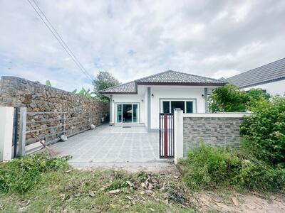 ขาย - บ้านเดี่ยวชั้นเดียว บางละมุง ชลบุรี บ้านสร้างใหม่ไม่เคยเข้าอยู่, ชลบุรี