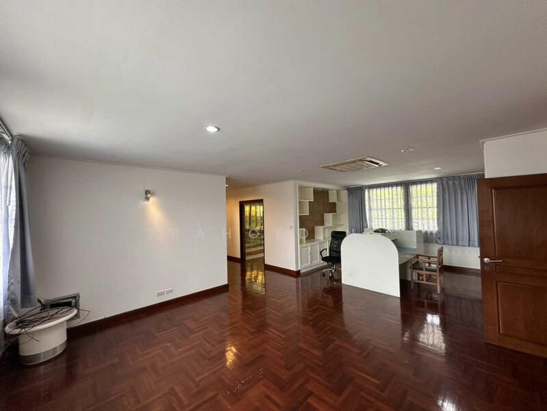 ซอยปรีดีพนมยงค์ 14, Bangkok, - -, Phra Kanong Nua, Watthana, Bangkok, 4 Bedrooms, 800 sqm, Single Detached House For Rent, by eraholding, 60191995 - DDproperty.com