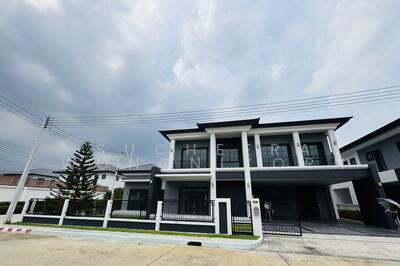 For Sale - NC ON GREEN CHARM CLASSIC, Pathum Thani