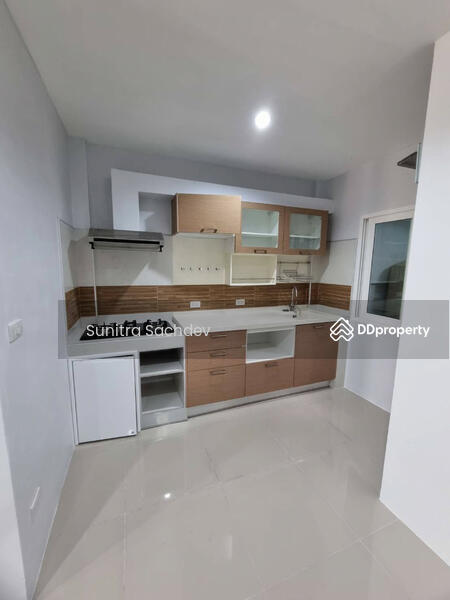 For Rent - The Exclusive Pattanakarn 44, Bangkok