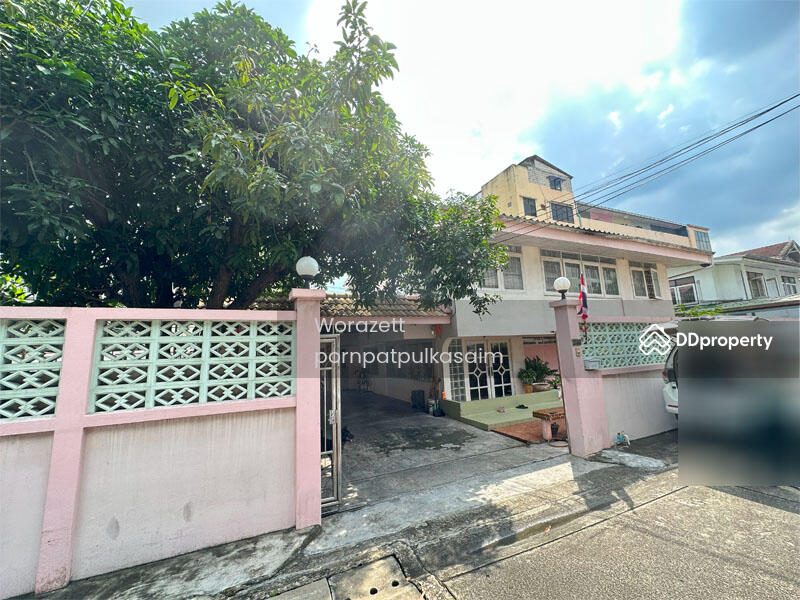 For Sale - Single House at Bang Phlat – Prime Location near Tang Hua Seng & Sanghi Bridge, Only 8.9 MB‼, Bangkok