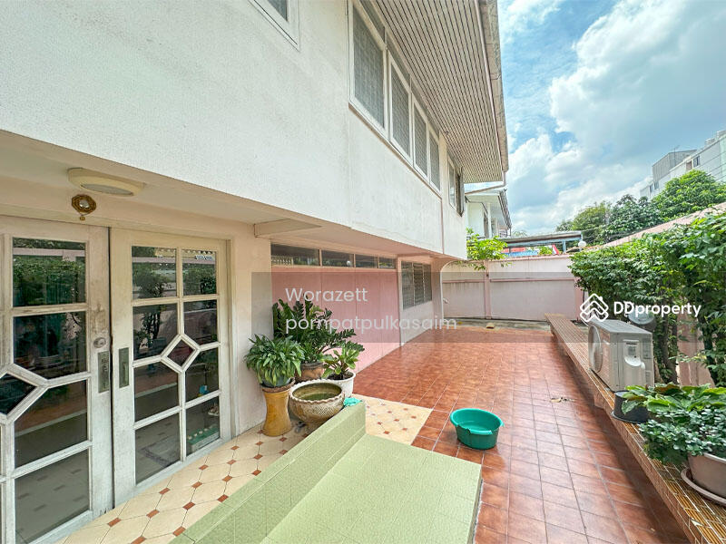 For Sale - Single House at Bang Phlat – Prime Location near Tang Hua Seng & Sanghi Bridge, Only 8.9 MB‼, Bangkok
