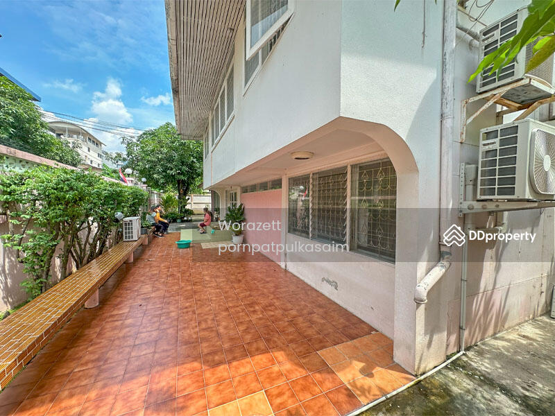 For Sale - Single House at Bang Phlat – Prime Location near Tang Hua Seng & Sanghi Bridge, Only 8.9 MB‼, Bangkok