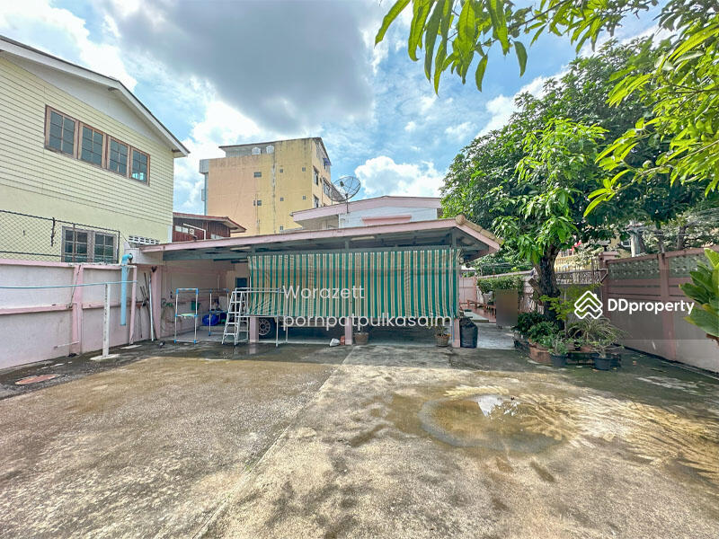 For Sale - Single House at Bang Phlat – Prime Location near Tang Hua Seng & Sanghi Bridge, Only 8.9 MB‼, Bangkok
