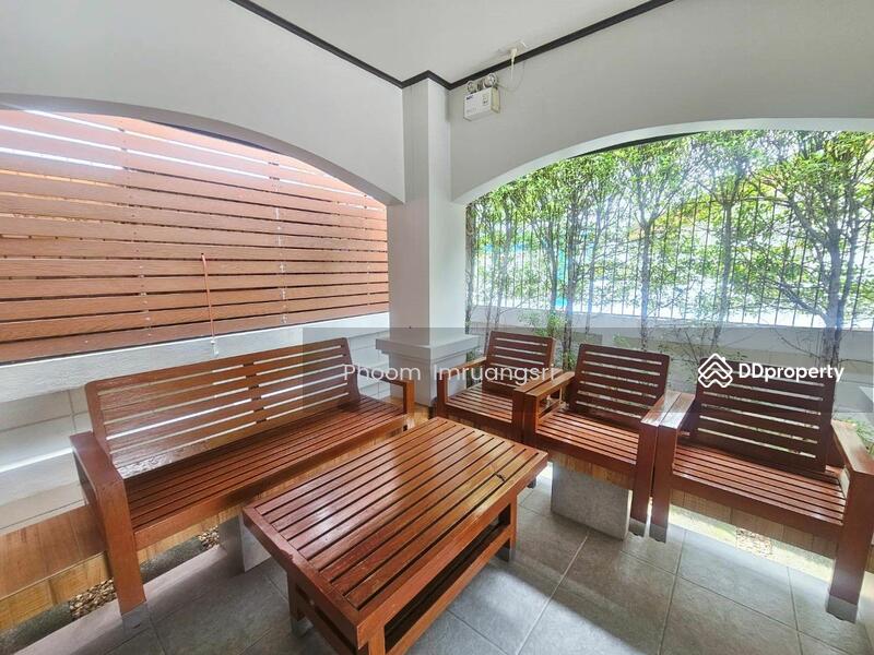 ให้เช่า - 4-Br Semi-detached House near BTS Sanam Pao (2218293), กรุงเทพ