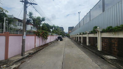 ขาย - ที่ดินพร้อมสิ่งปลูกสร้างซอยสวนมหาวงษ์4 ถนนสุขุมวิท64, กรุงเทพ