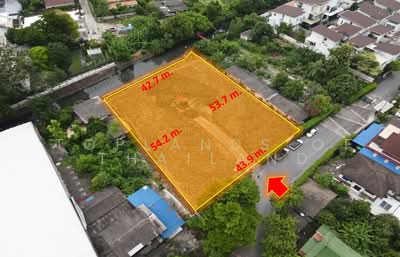 For Sale - ขาย ที่ดินถนนพระราม 9 วิวคลอง (เหมาะสร้างบ้านหรู) เนื้อที่ 575 ตร.วา รูปสี่เหลี่ยมผืนผ้าสวยงาม, Bangkok