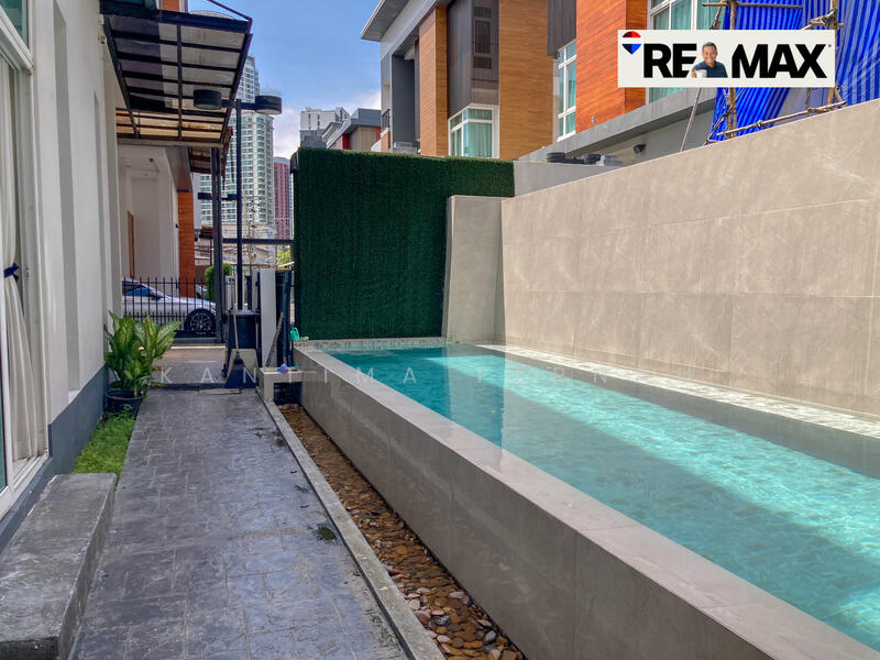 For Rent - house with private swiming pool sukhumvit 69 - 71BTS Phrakanong, Bangkok