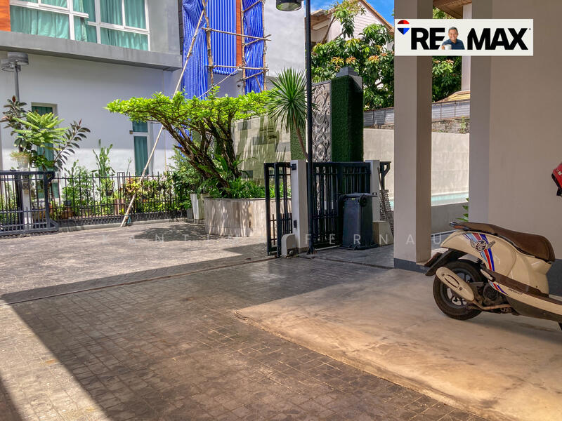 For Rent - house with private swiming pool sukhumvit 69 - 71BTS Phrakanong, Bangkok