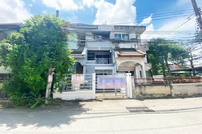 ขาย - ขายทาวน์โฮม 3ชั้น 25ตร.วา รัชดาภิเษก36-ลาดพร้าววังหิน ใกล้ MRT เหมาะทำโฮมออฟฟิศ, กรุงเทพ