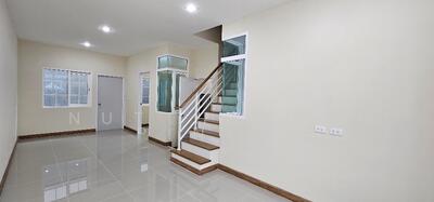 ขาย - Golden Town Sathorn : โกลเด้น ทาวน์ สาทร, กรุงเทพ