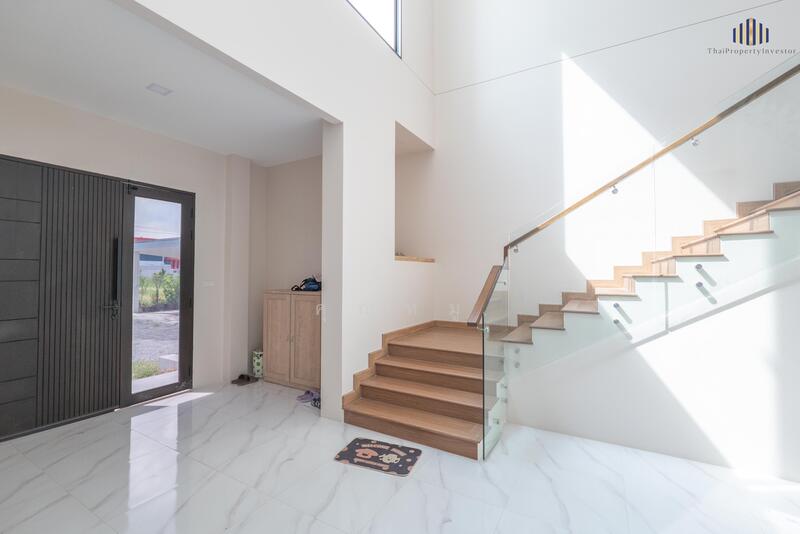 For Sale - ขายบ้านสไตล์โมเดิร์นพร้อมที่ดินถมแล้ว เหมาะพัฒนาเป็น ศูนย์กระจายสินค้า/โกดัง, Chon Buri (Pattaya)