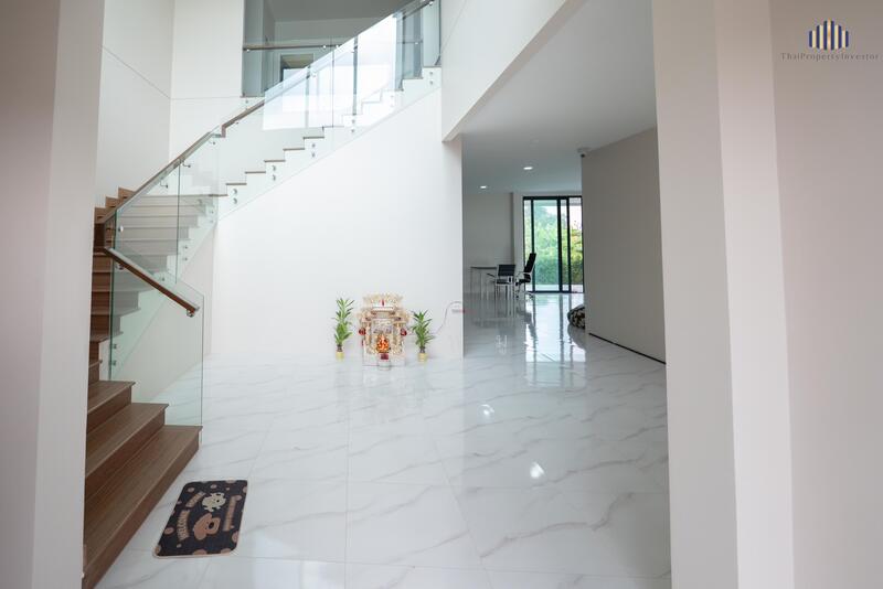 ขาย - ขายบ้านสไตล์โมเดิร์นพร้อมที่ดินถมแล้ว เหมาะพัฒนาเป็น ศูนย์กระจายสินค้า/โกดัง, ชลบุรี