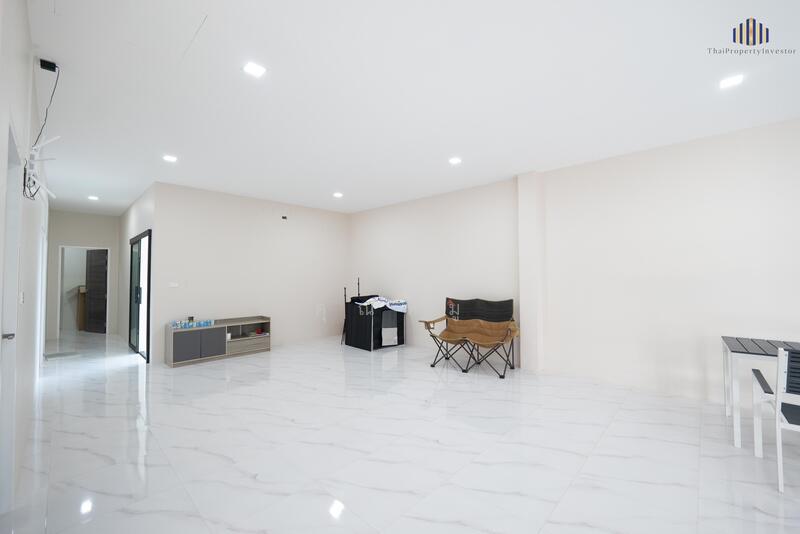 For Sale - ขายบ้านสไตล์โมเดิร์นพร้อมที่ดินถมแล้ว เหมาะพัฒนาเป็น ศูนย์กระจายสินค้า/โกดัง, Chon Buri (Pattaya)