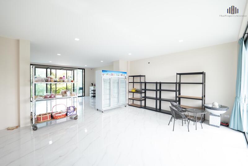 ขาย - ขายบ้านสไตล์โมเดิร์นพร้อมที่ดินถมแล้ว เหมาะพัฒนาเป็น ศูนย์กระจายสินค้า/โกดัง, ชลบุรี